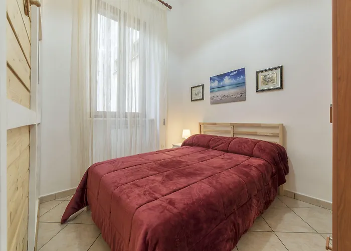 Guesthost - Vittorio Emmanuele & Colosseo Apartment *