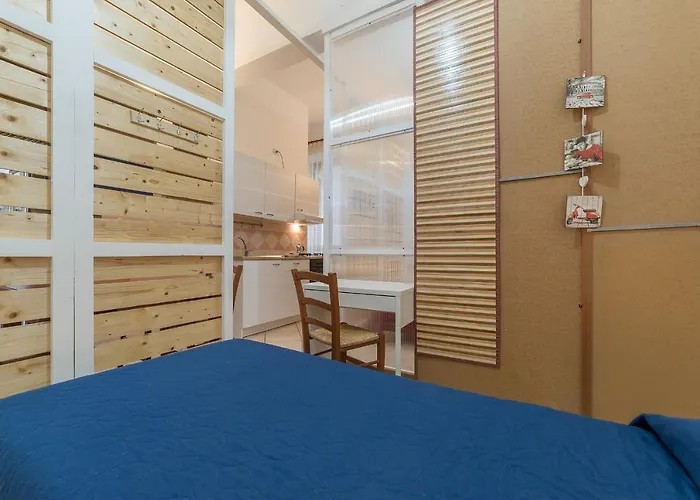 Guesthost - Vittorio Emmanuele & Colosseo Apartment *