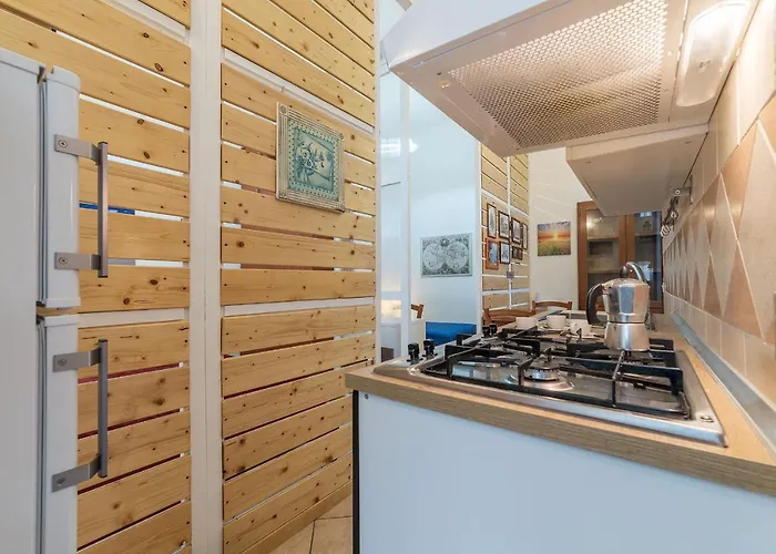 Guesthost - Vittorio Emmanuele & Colosseo Apartment