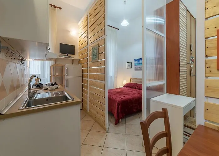 Guesthost - Vittorio Emmanuele & Colosseo Apartment *
